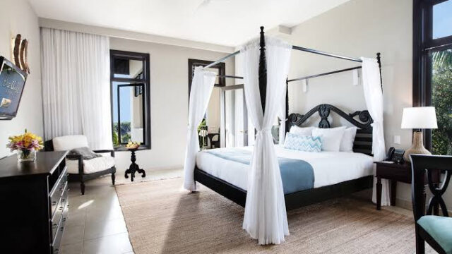 Cliff-Hotel-1.jpg