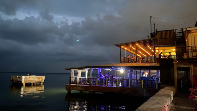 Glorias-Seafood-City-2.jpg
