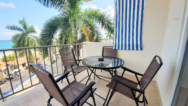 Montego-Bay-Club-Apartments-3.jpg