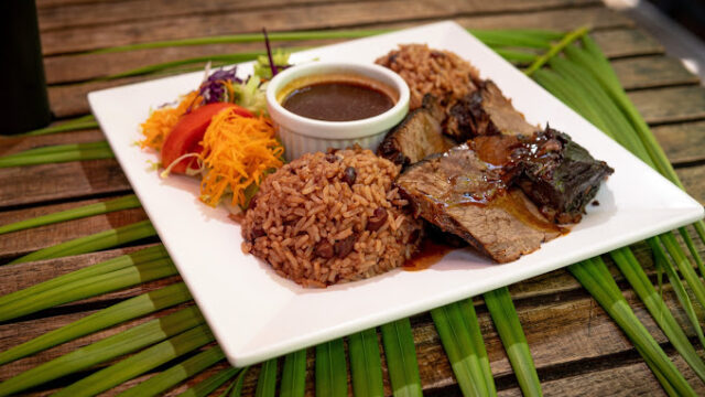 Potwah-Restaurant-and-Bar-1.jpg