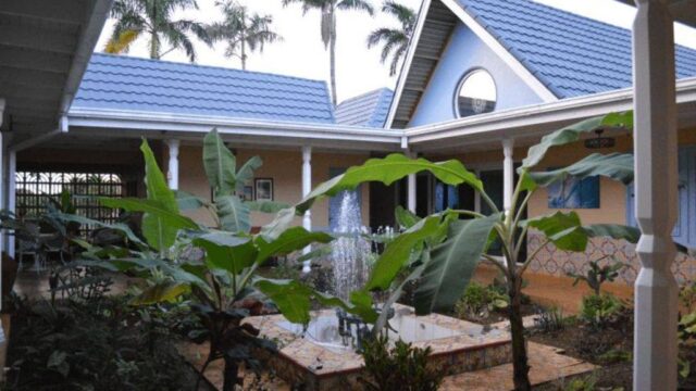 Seven-Palms-Villa-3.jpg