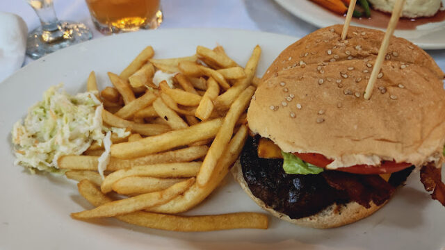 South-Avenue-Grill-1.jpg