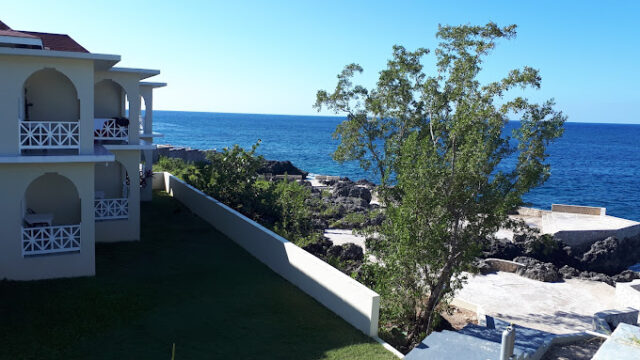 Sunset-on-the-Cliffs-Resort-2.jpg