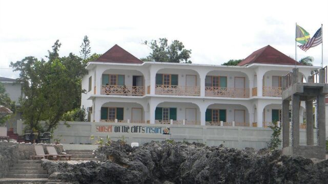 Sunset-on-the-Cliffs-Resort-3.jpeg