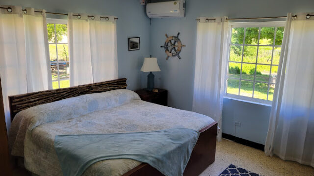 Treasure-Beach-Inn-and-Bar-1.jpg