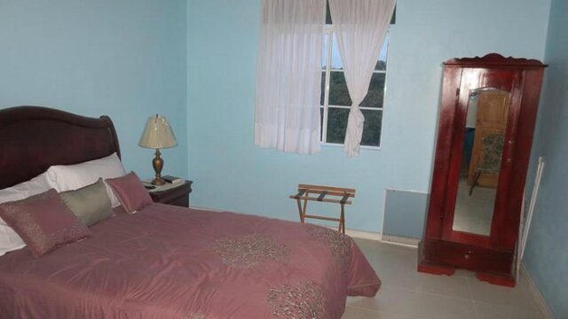 hillaras-ville-guest-house-1.jpg