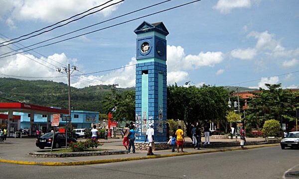 ocho-rios-town-3.jpg