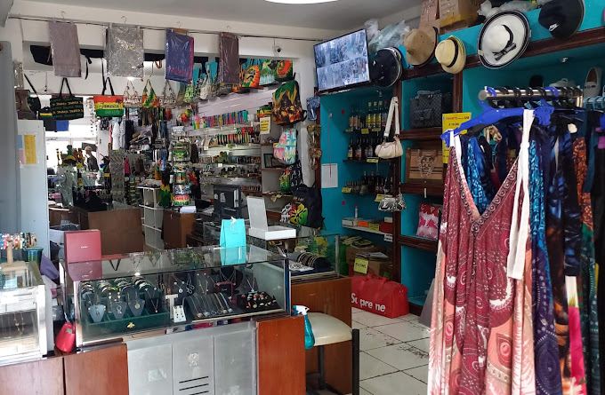 wow-gift-shop-1.jpg