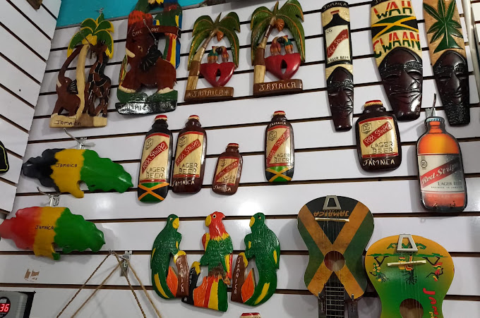 wow-gift-shop-2.jpg