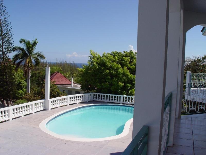Seaview Chateau 24