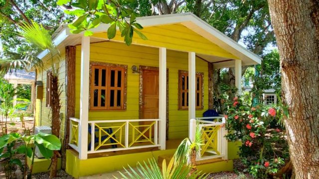 Bak A Yaad Hostel and Cottages 1