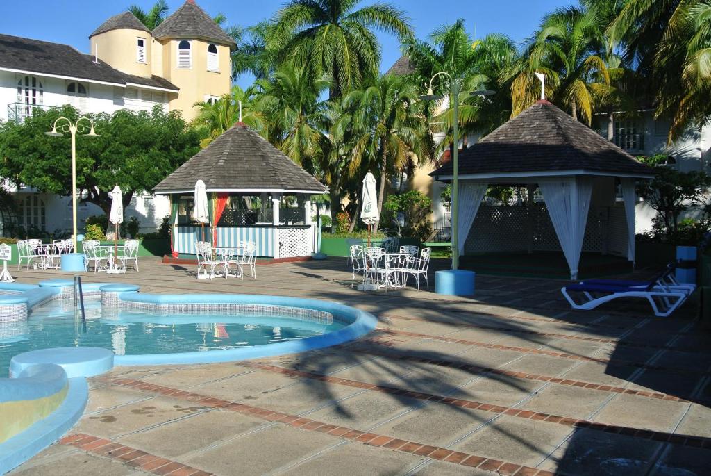 Beach One Bedroom 13