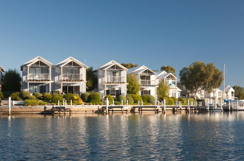 Captain’s Cove Beach Resort