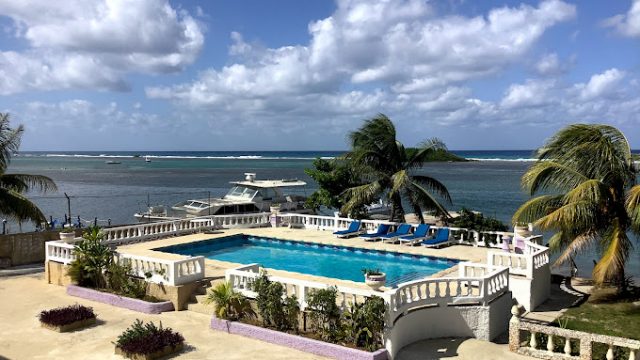 Cariblue Beach Hotel 1