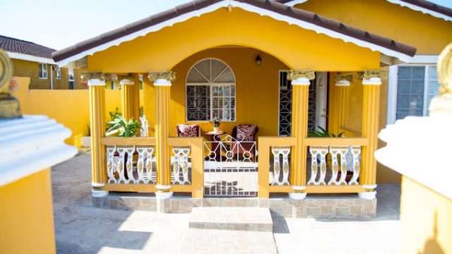 Charmsbnb 1