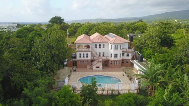 Country Life Crest 1