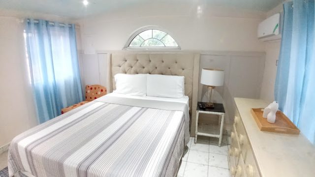 Csompó Silver Manor 2