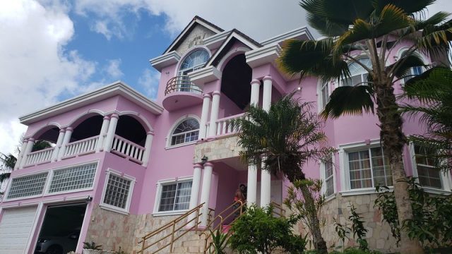 DSH Vacation Rooms and Rentals 1