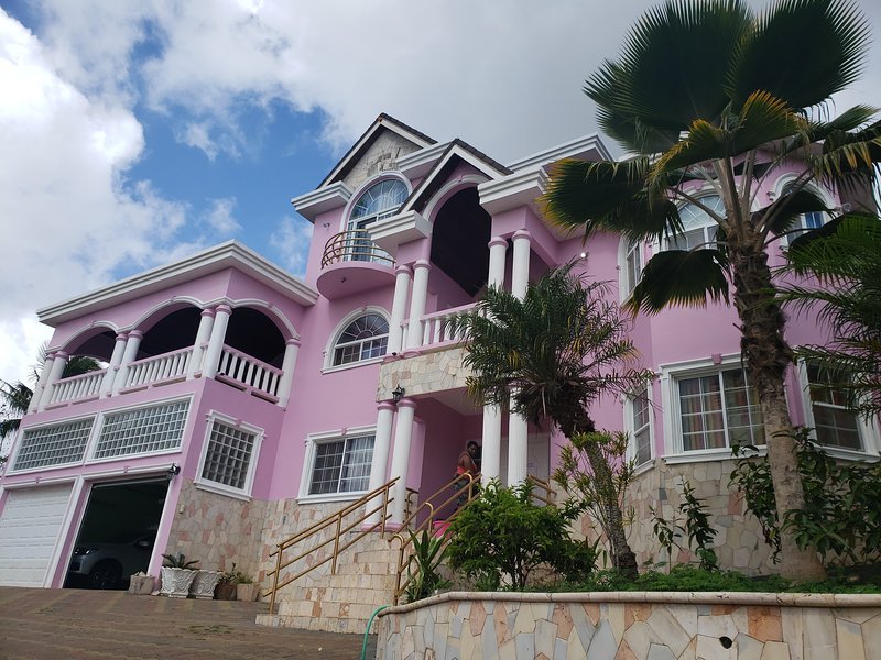 DSH Vacation Rooms and Rentals