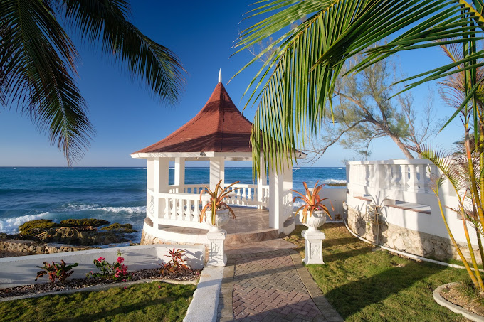 Edgewater Beach Villa 1