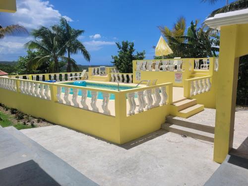 Kingsbird by the sea