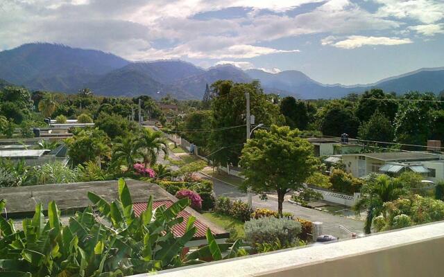 Lion’s Pride – Hostel