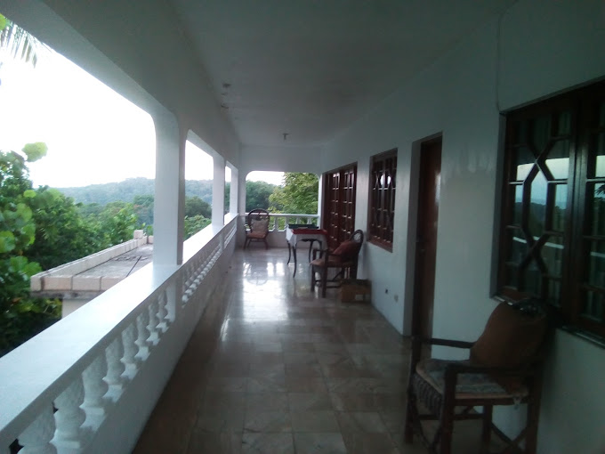 Mahoe Villas & Guest House