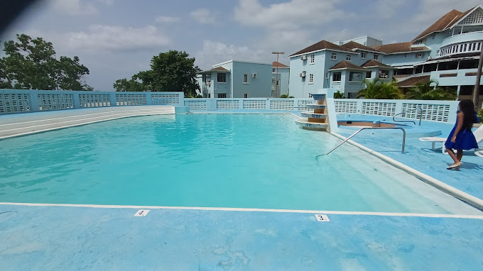 Point Village Resort 2