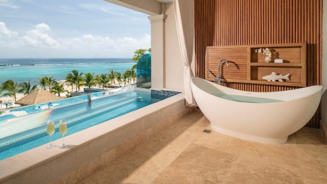 Sandals Dunn’s River 1