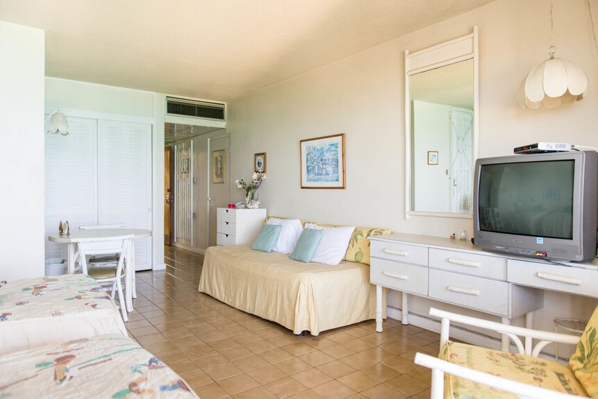 Sky Box Beach Suite 2