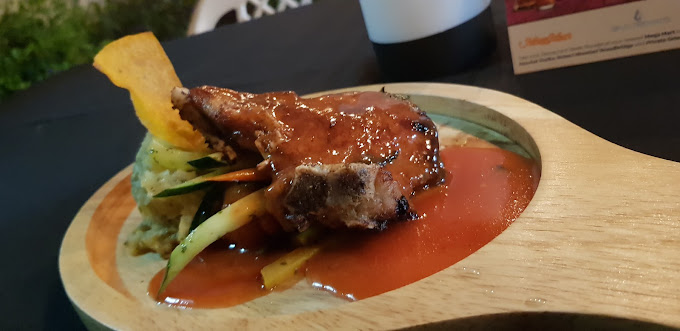 Cove Coolout Restaurant & Bar