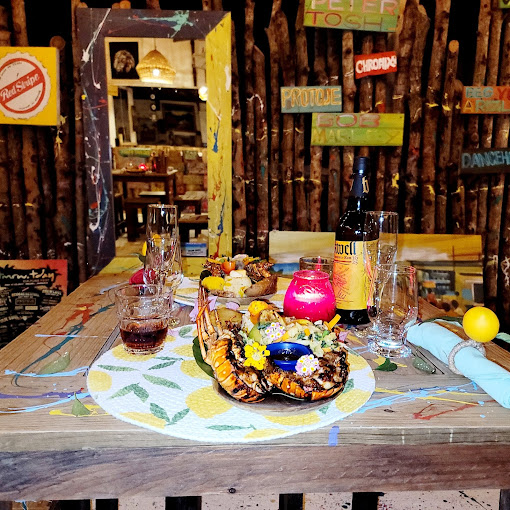 Inna De Lawn Restaurant