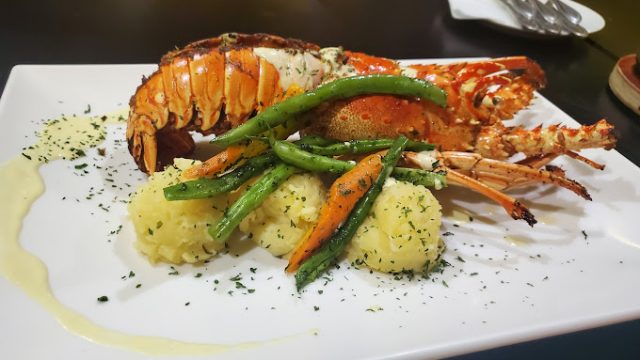 Living Room Bar and Dining 2