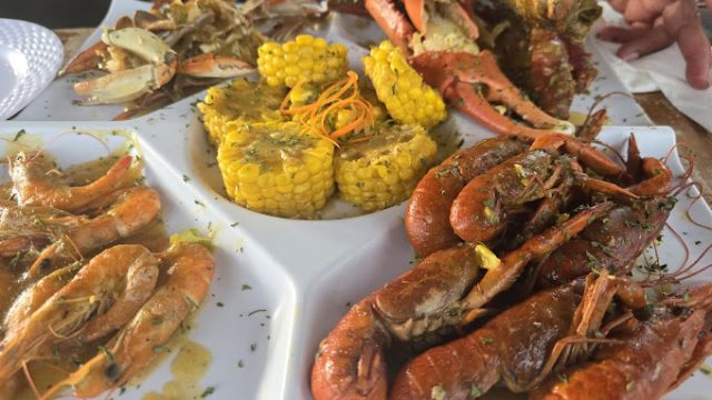 Lucky Crab Seafood Bar & Grill 3