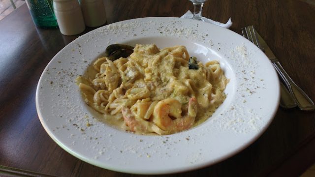 Melting Pot Restaurant & Lounge 3