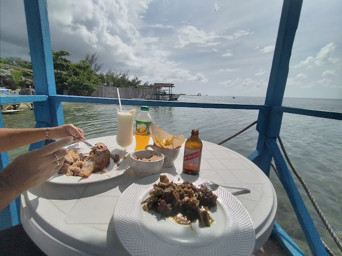 Memorabilia Restaurant and Bar