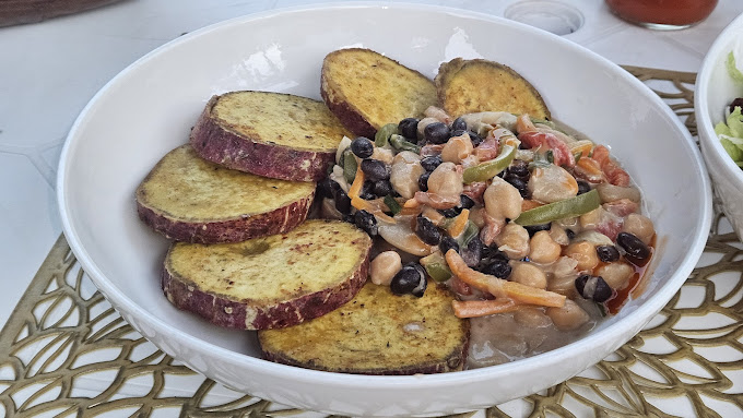 Queen G’s Restaurant 1