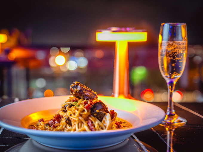 RawBar Restaurant & Lounge