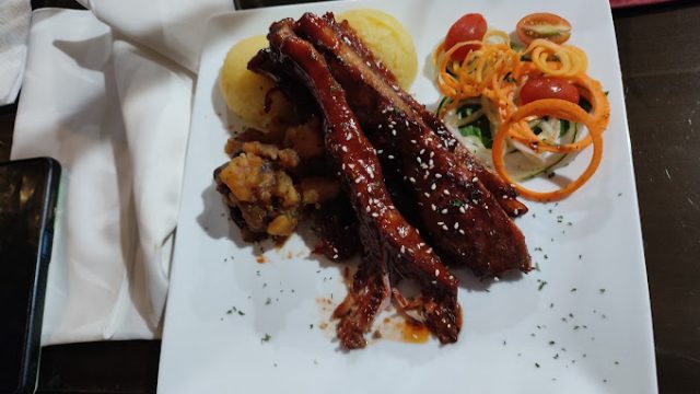 Regie’s Fine Dining Restaurant 1