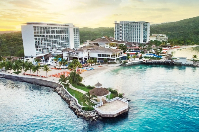 Montego Bay Airport to Moon Palace Resort in Ocho Rios