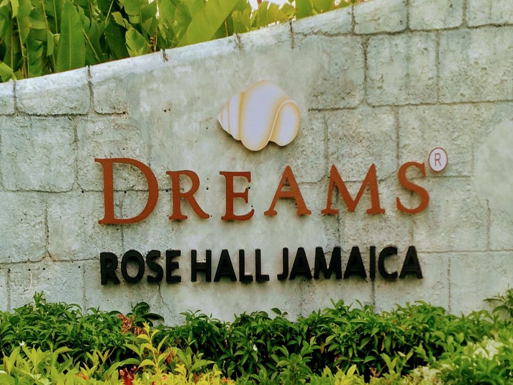 Airport Transfer - Dreams Rose Hall 204 Dreams Rose Hall to Montego Bay Airport