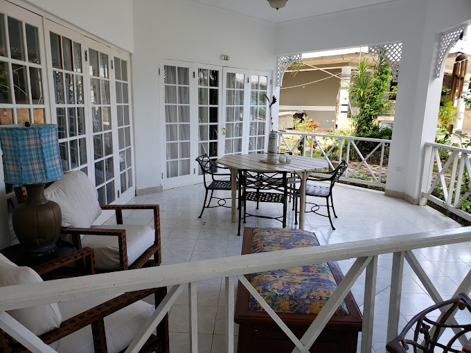 Beachcomber-Club-Resort-2