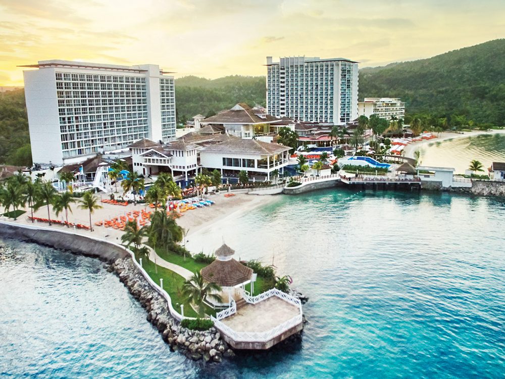 Montego Bay Airport to Moon Palace Resort in Ocho Rios