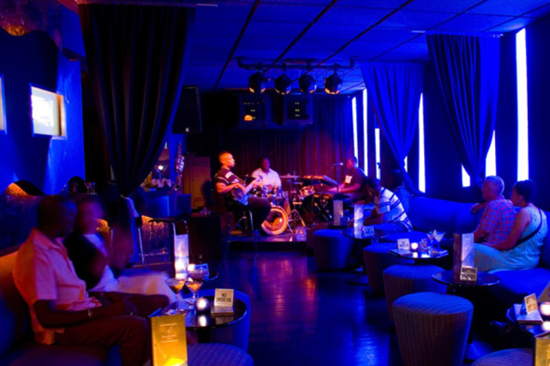 Blue Beat Ultra Lounge 5