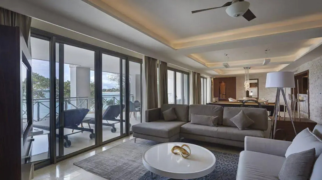 Breezes Grand Resort 3