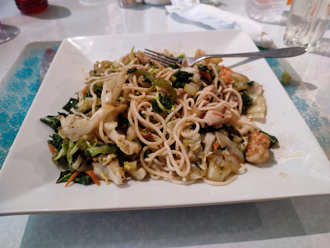 Cecil's Restaurant & Lounge 1