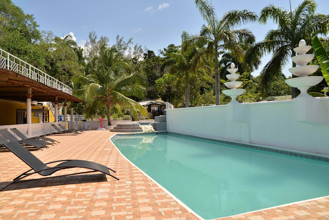 Chateau Margarita Waterfront Hotel 4