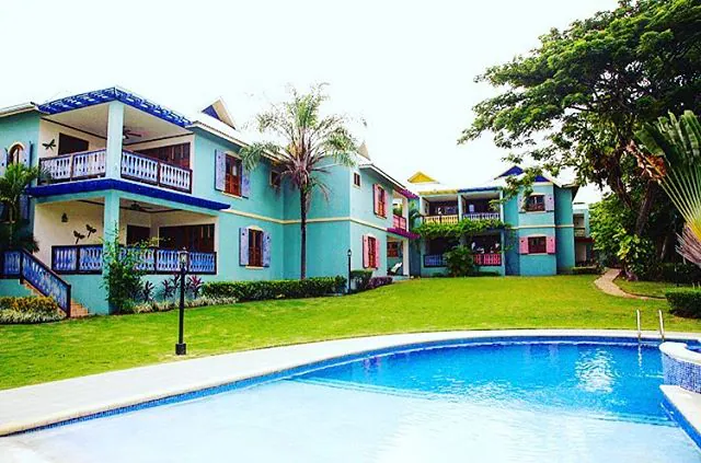 Chillin at Old Fort Bay 2