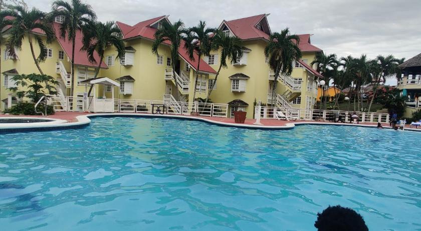 Comfort Zone at The Ridge E17 c