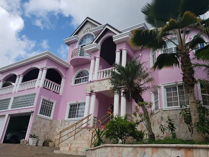 DSH Vacation Rooms and Rentals 2